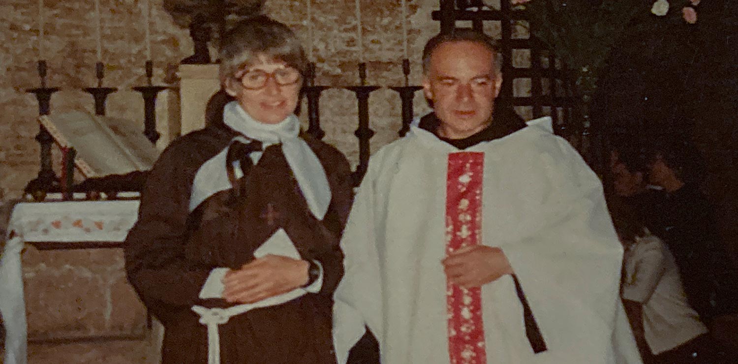 Moren min, Randi Sørensen, tas opp i fransiskanernes lekmannsorden i Assisi, 5. juni 1981.